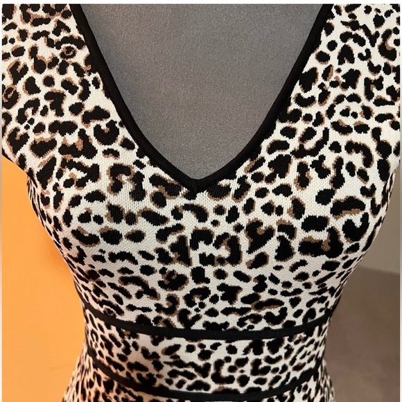 Bcbg MaxAzria leopard print bodycon dress NWT - Picture 4 of 8